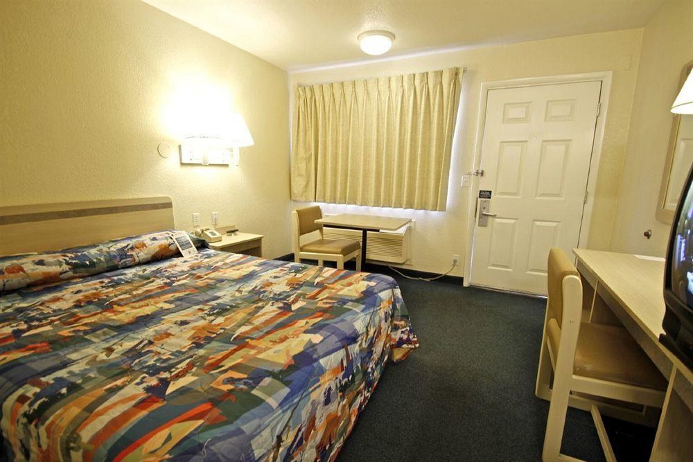 West Ashley Inn Charleston Esterno foto